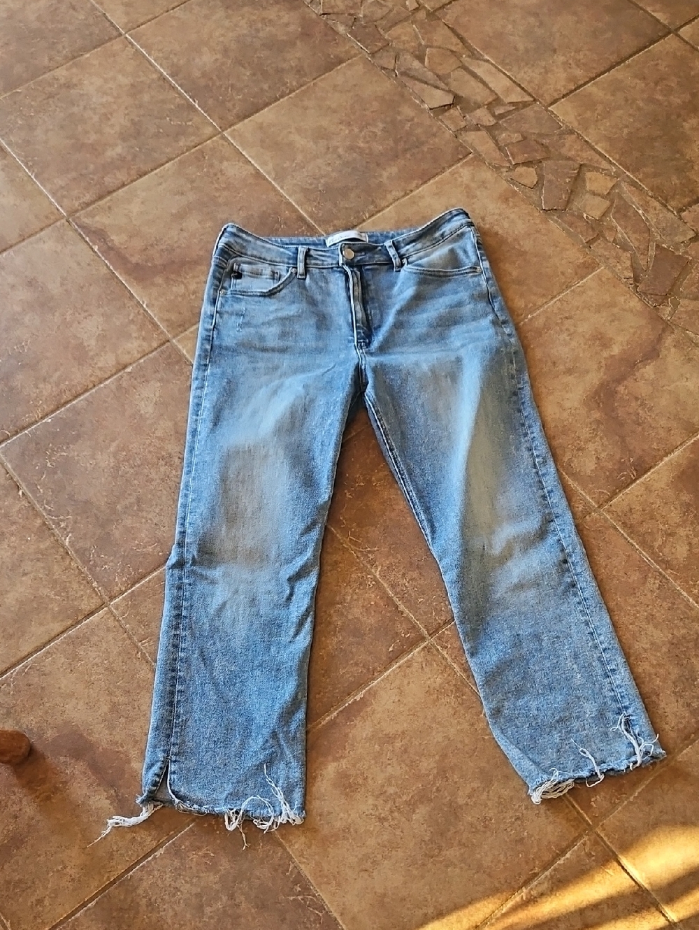 KanCan Light Blue Cropped Raw-Hem Jeans